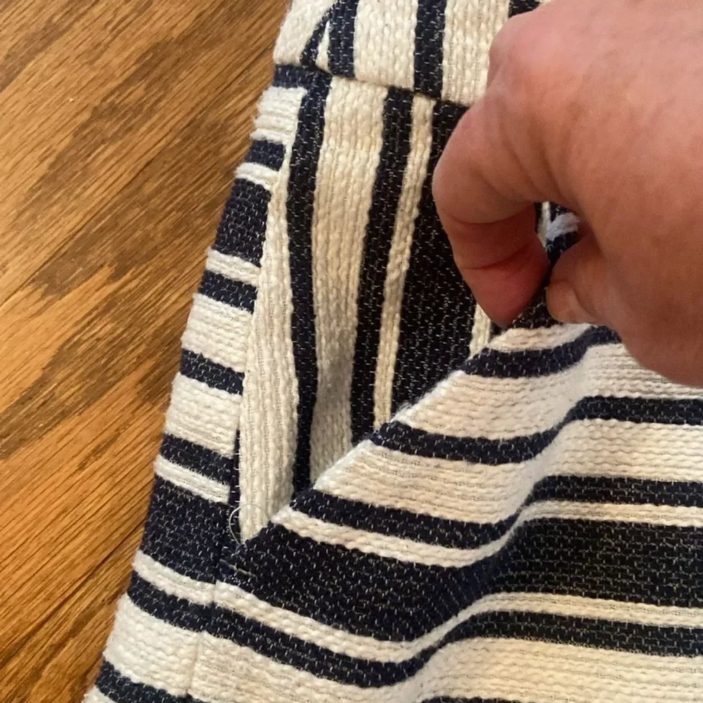 Banana Republic size 10 skirt with lining blue and white striped